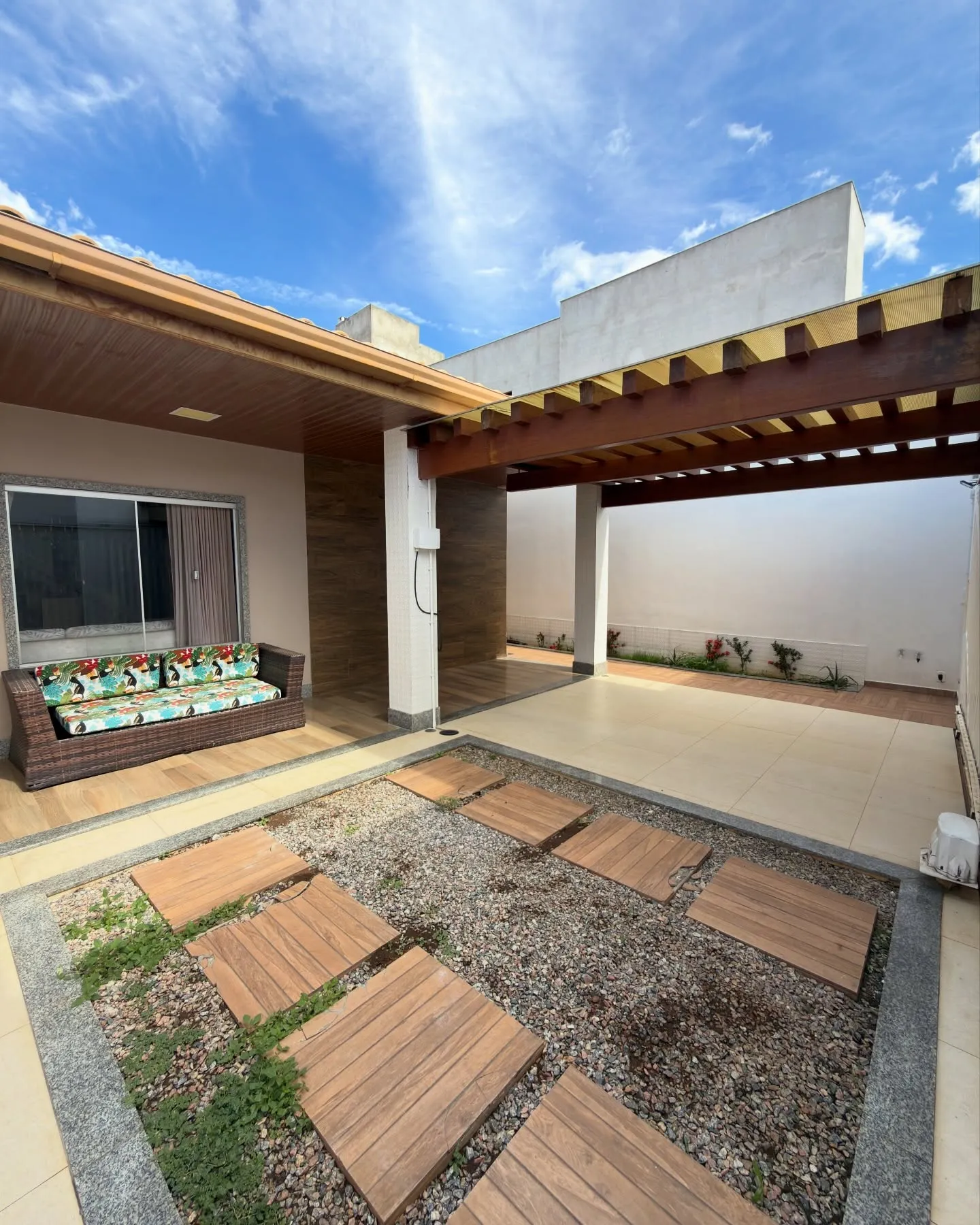 CASA ALTO PADRÃO (MUNDO NOVO)