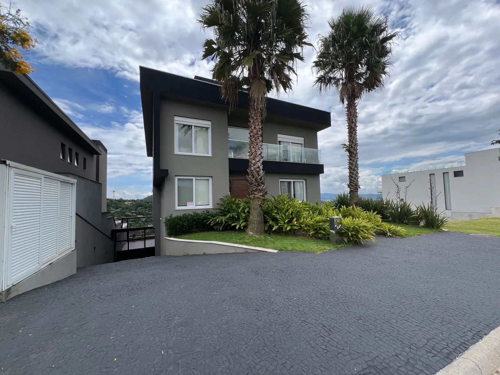 CASA À VENDA – GÊNESIS 2